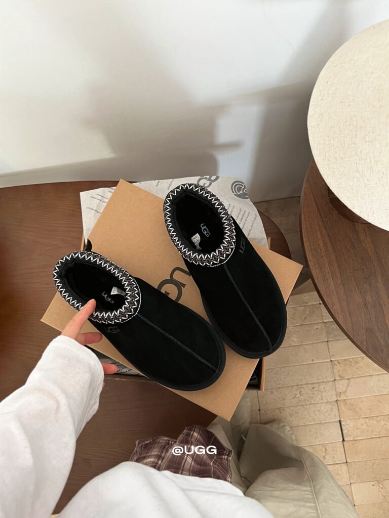 UGG Unisex Sneakers detail image 2