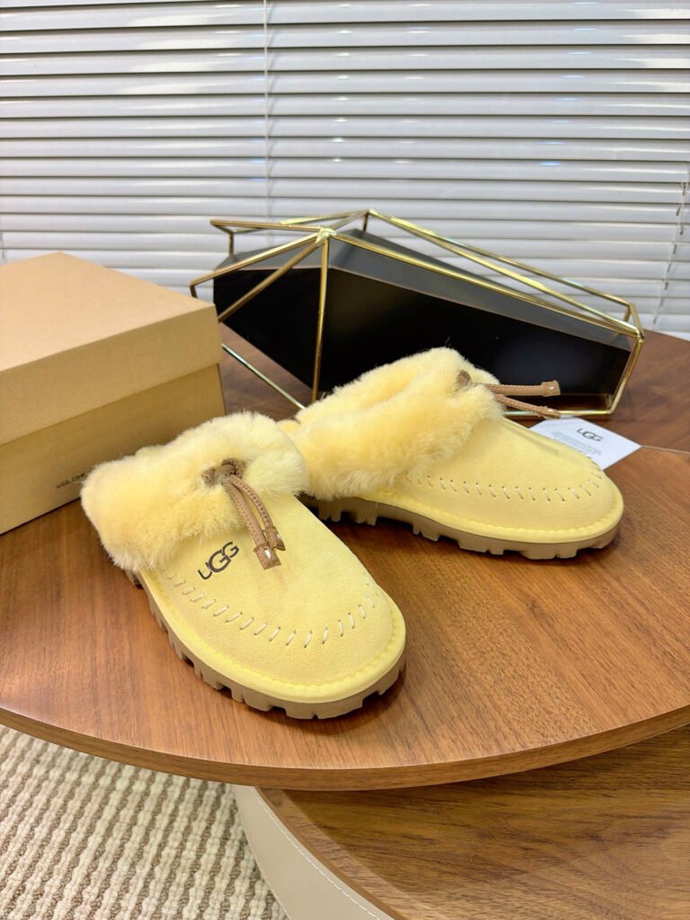 UGG Unisex Platform Sneakers detail image 2