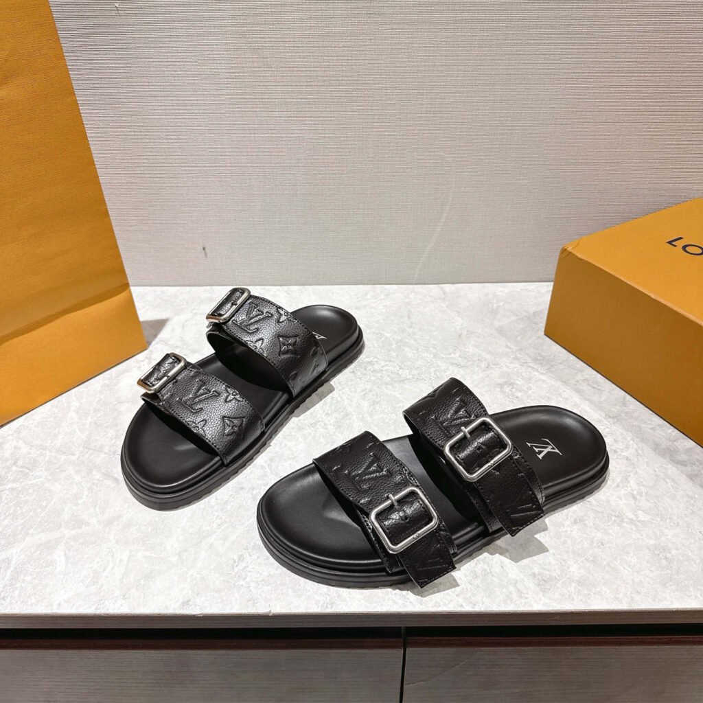 Louis Vuitton Unisex Slides detail 2