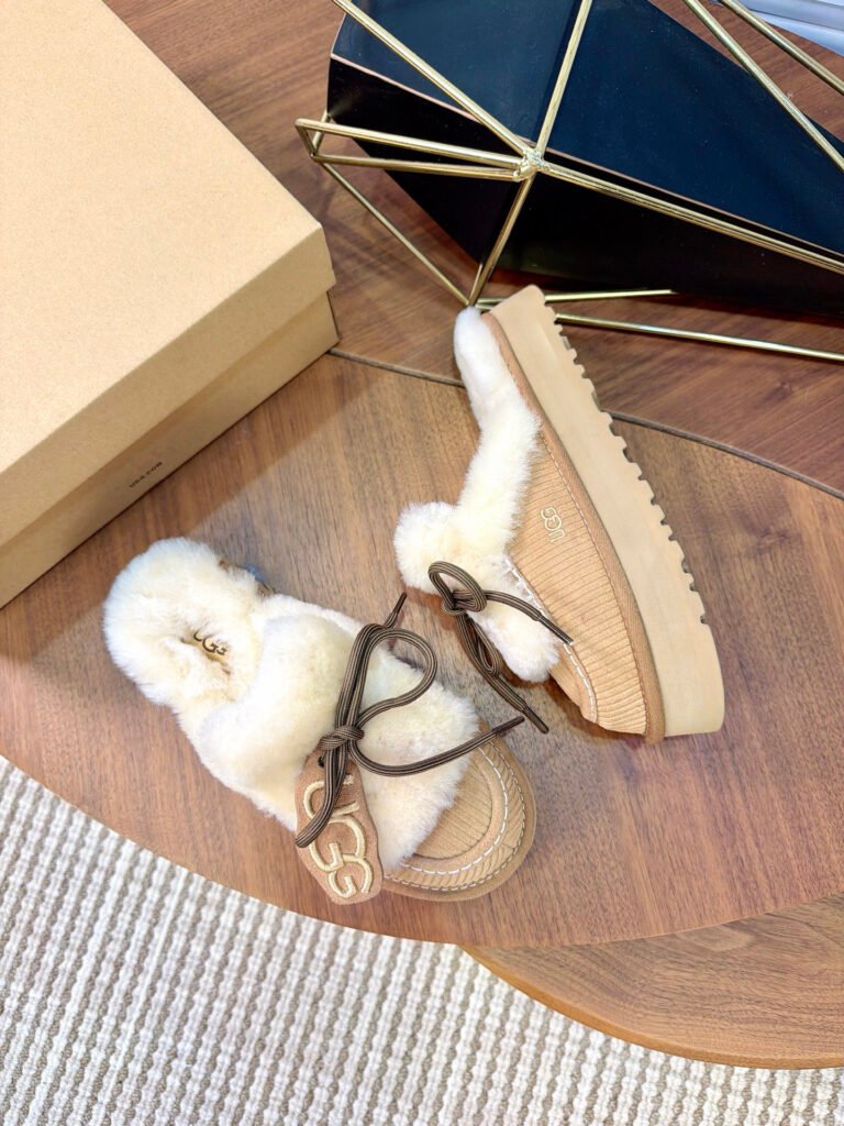 UGG Unisex Platform Sneakers detail 2