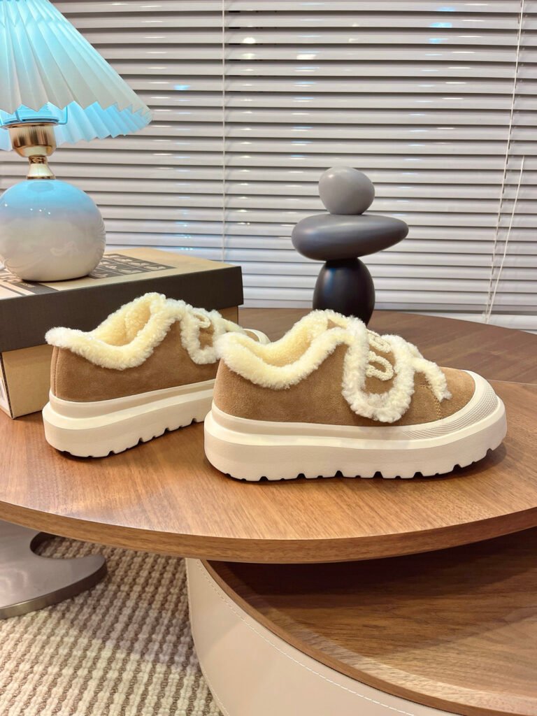 UGG Unisex Platform Sneakers detail image 2