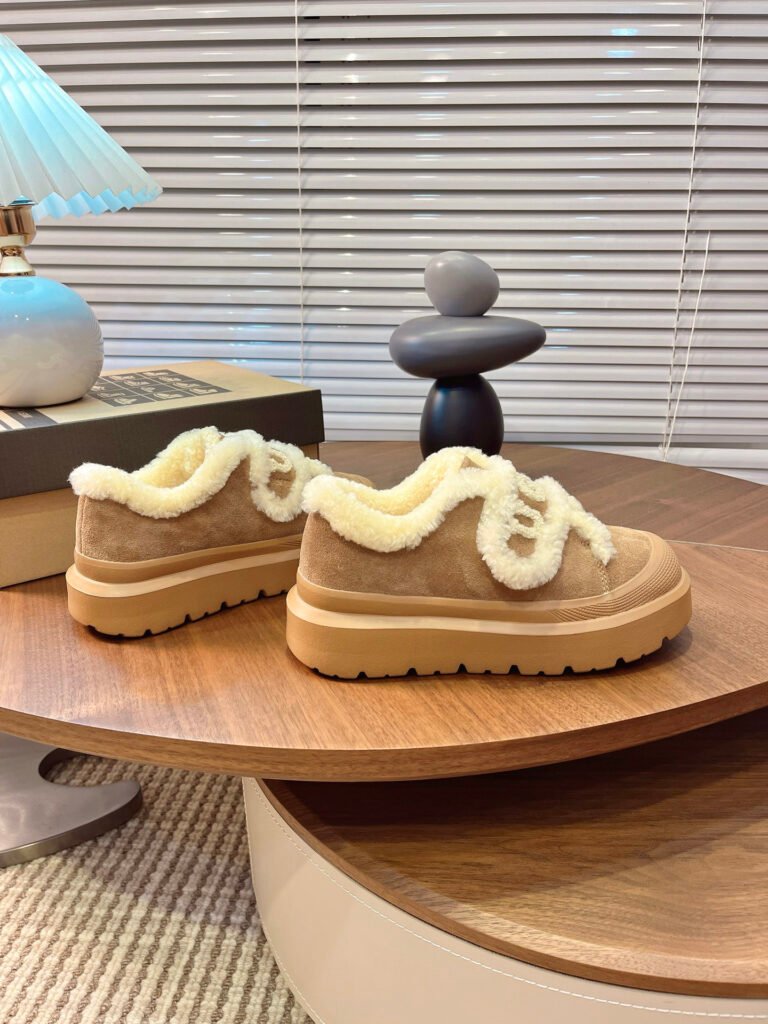 UGG Unisex Platform Sneakers detail image 2