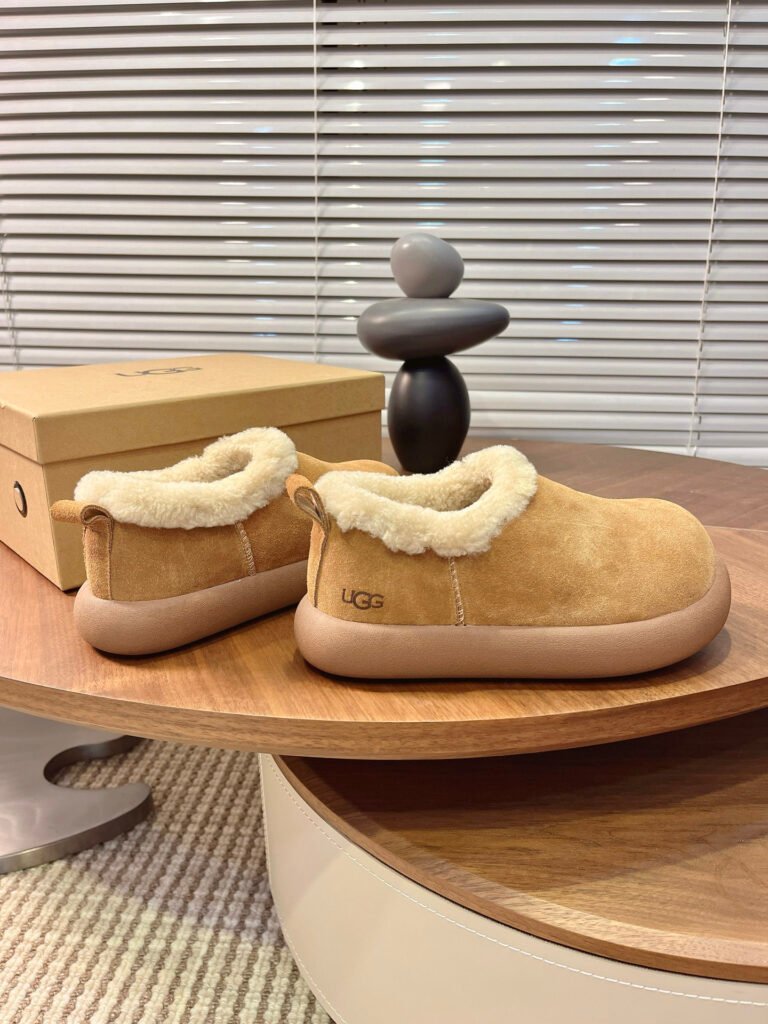 UGG Unisex Platform Sneakers detail image 2