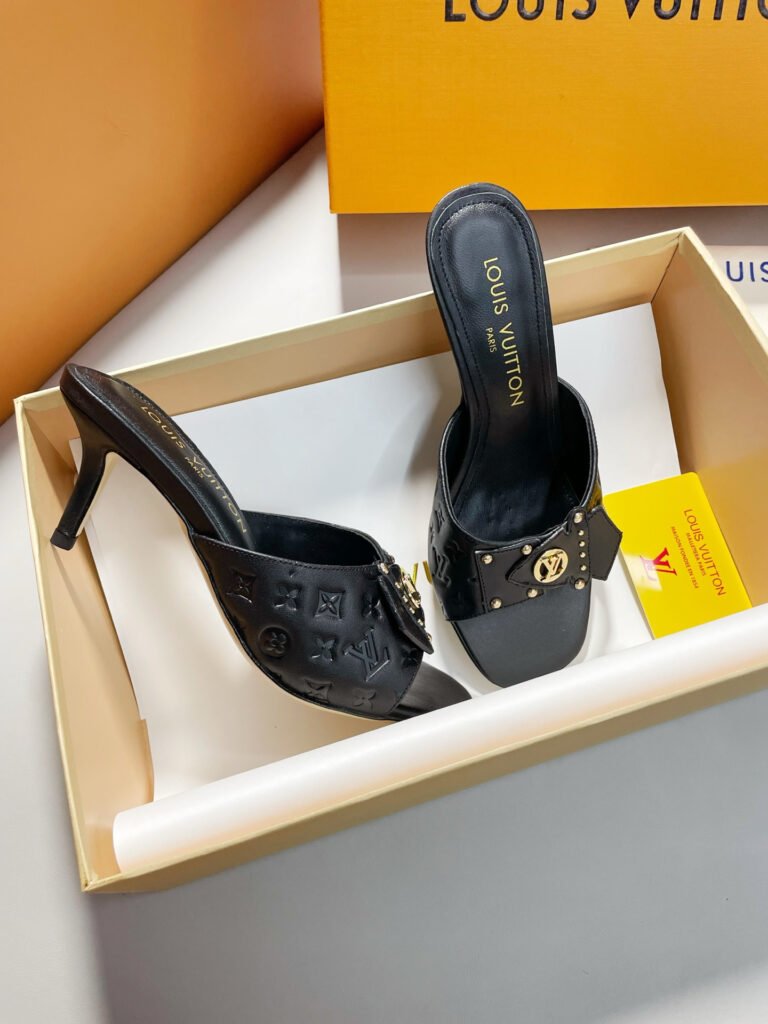 Louis Vuitton Unisex Leather-Sole Shoes detail image 2
