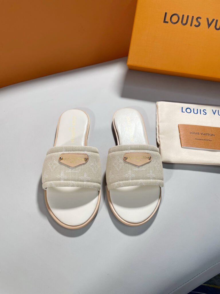 Louis Vuitton Women's Leather-Sole Shoes detail image 2