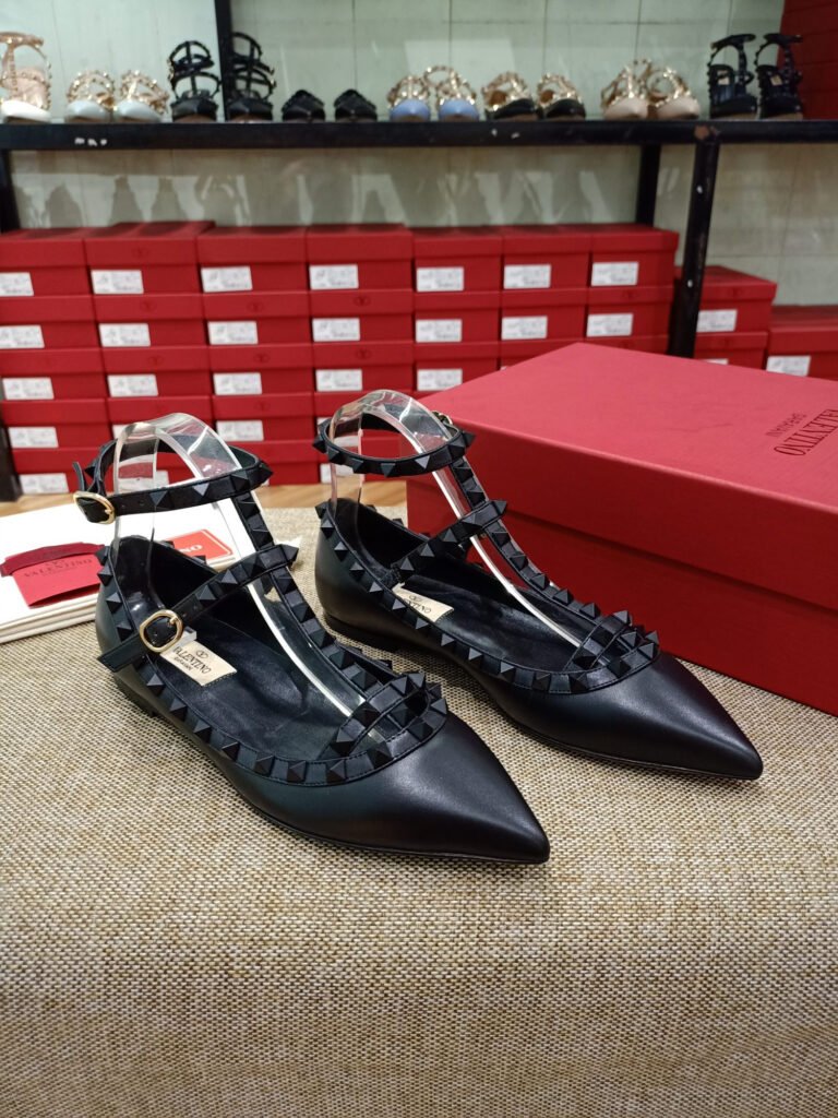 Valentino Garavani Unisex Sneakers detail image 2