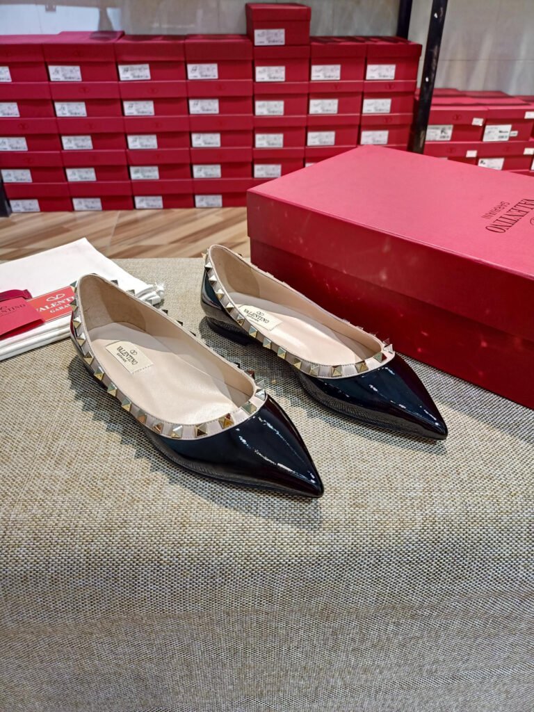 Valentino Garavani Unisex Sneakers detail image 2