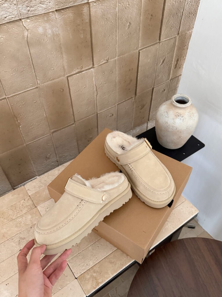 UGG Unisex Platform Sneakers detail image 2