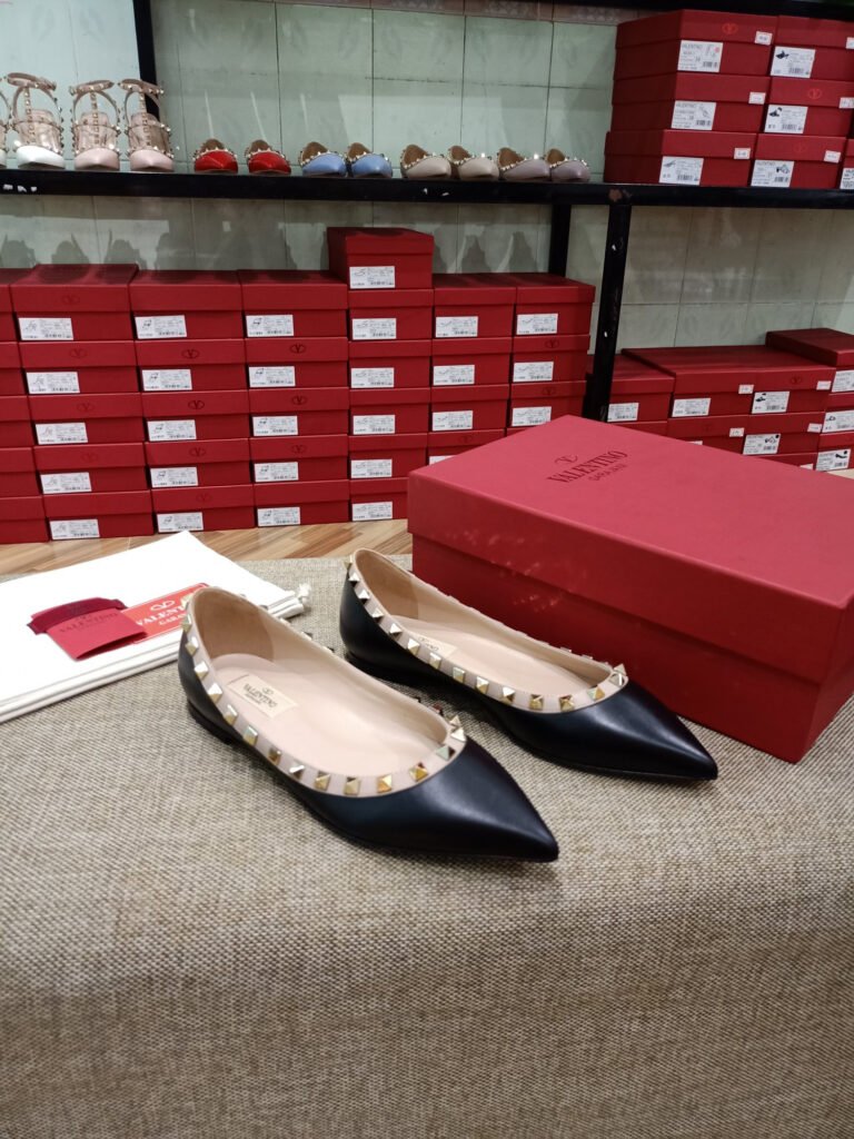 Valentino Garavani Unisex Sneakers detail image 2