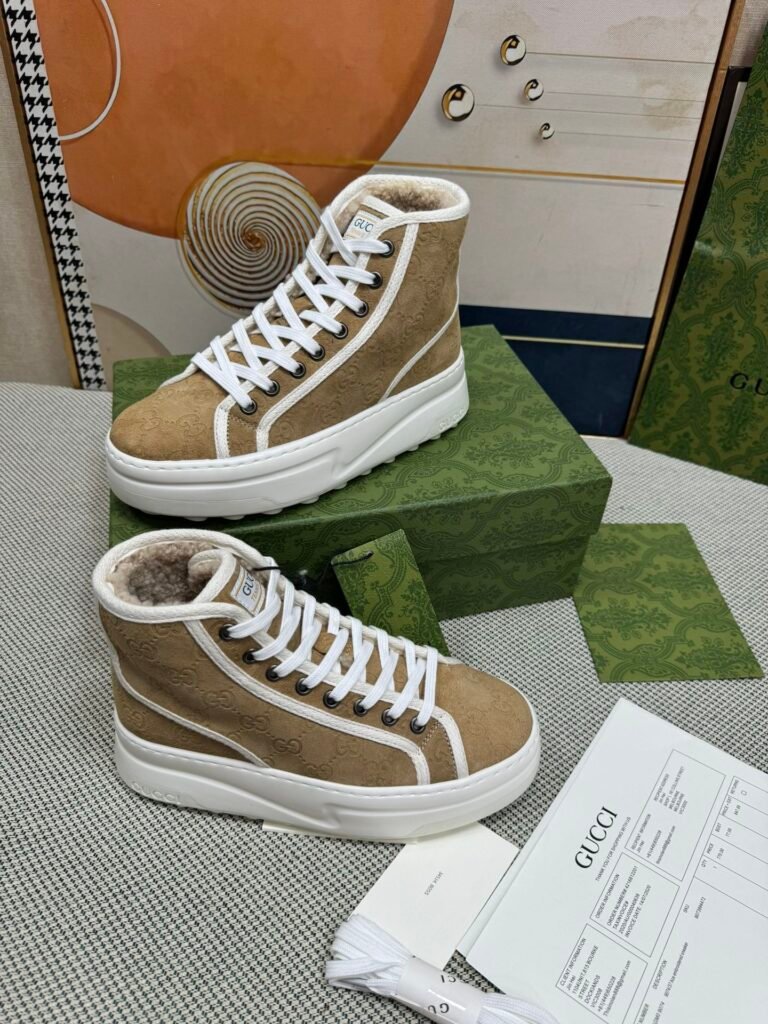 Gucci Unisex Loafers detail 2