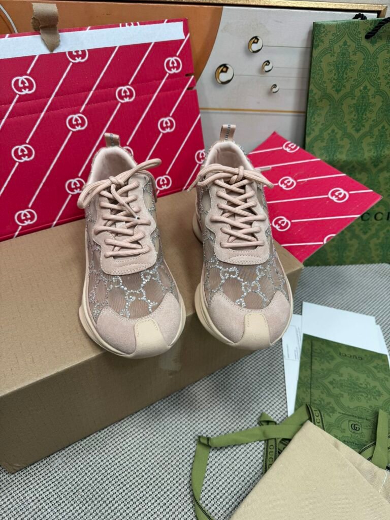 Gucci Unisex Chunky Sneakers detail image 2