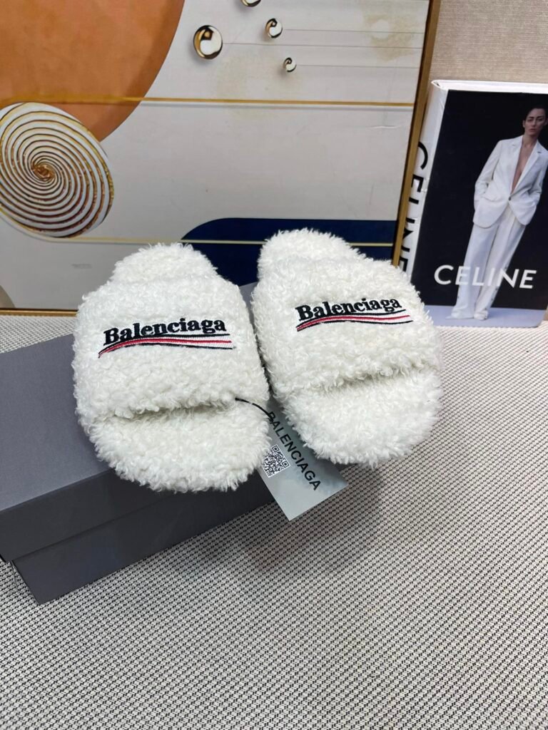 Balenciaga Unisex Sneakers detail image 2