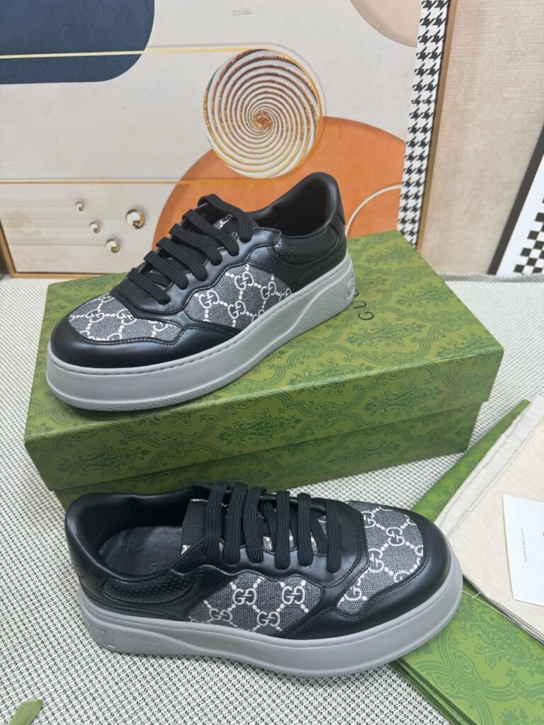 Gucci Unisex Chunky Sneakers detail 2