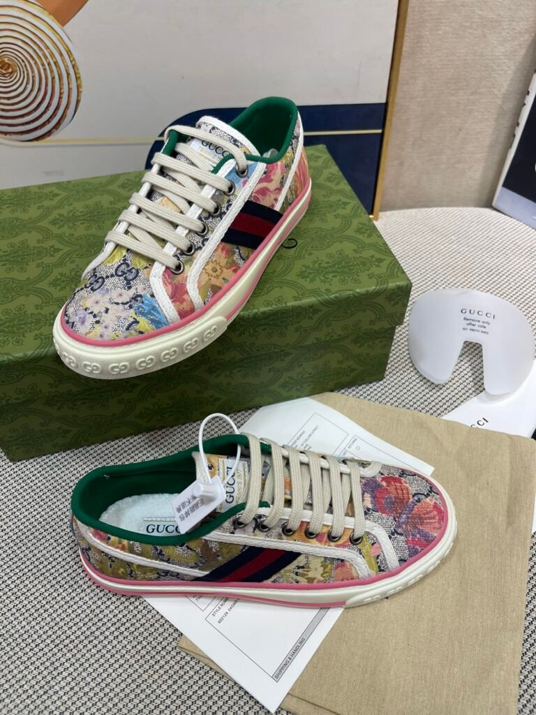 Gucci Unisex Tennis Sneakers detail image 2
