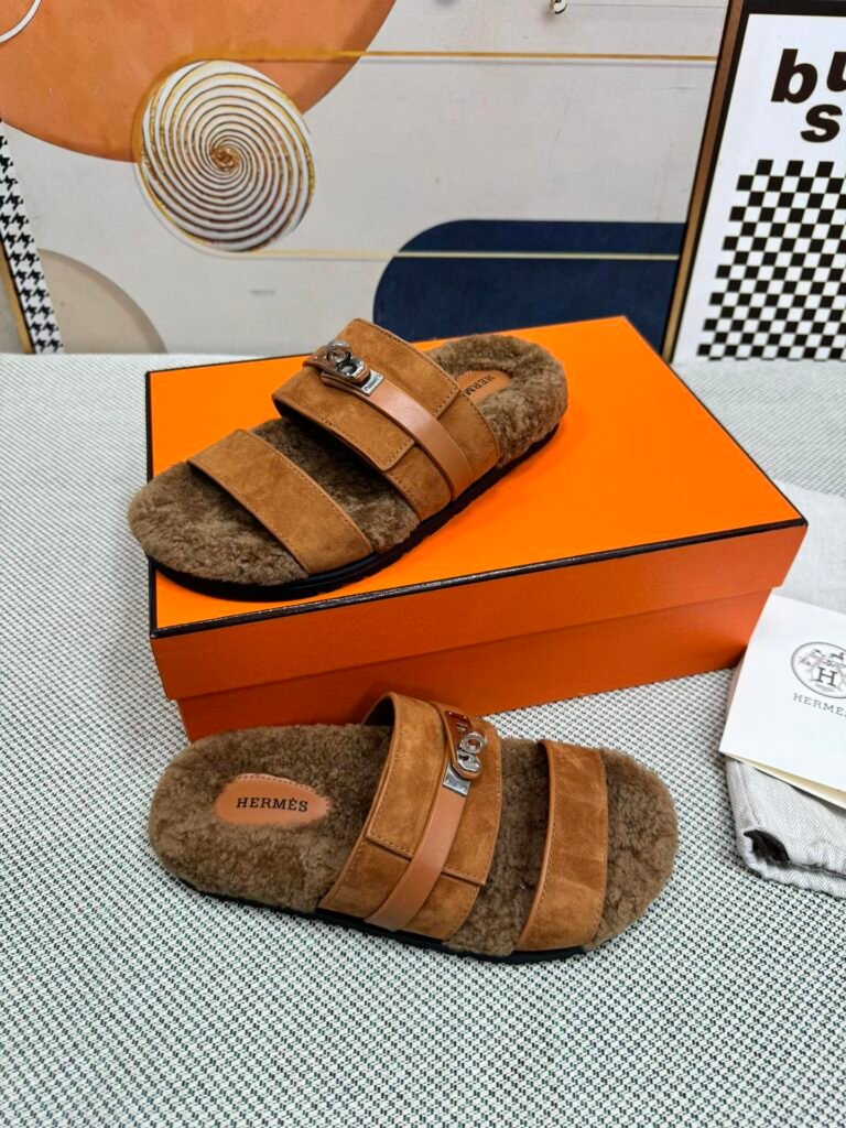 Hermès Unisex Shearling Shoes detail 2