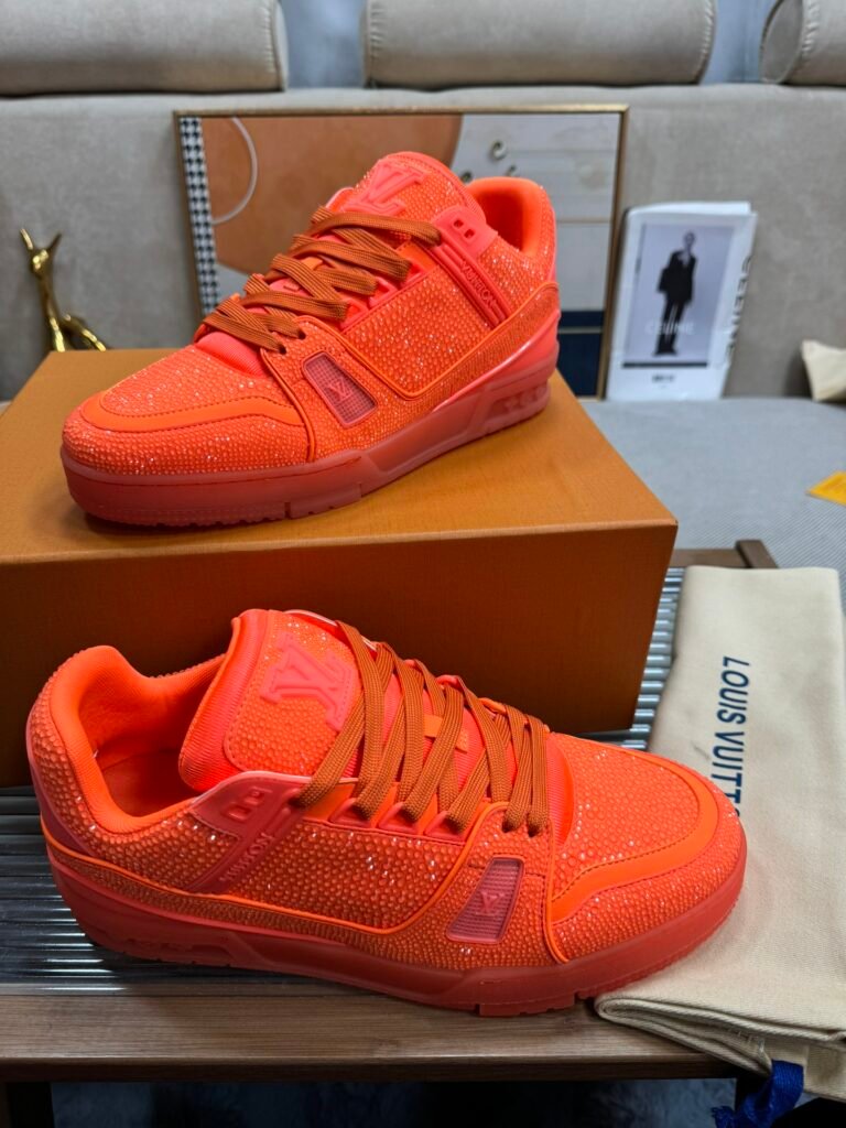 Louis Vuitton Unisex Low-Top Sneakers detail 2