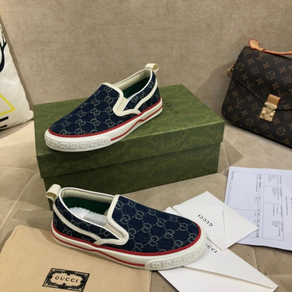 Gucci Unisex Loafers detail 2