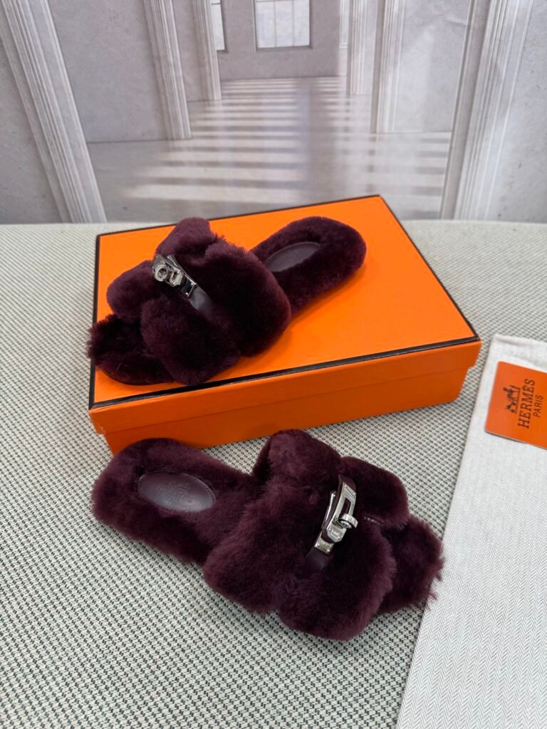 Hermès Unisex Slides detail 2