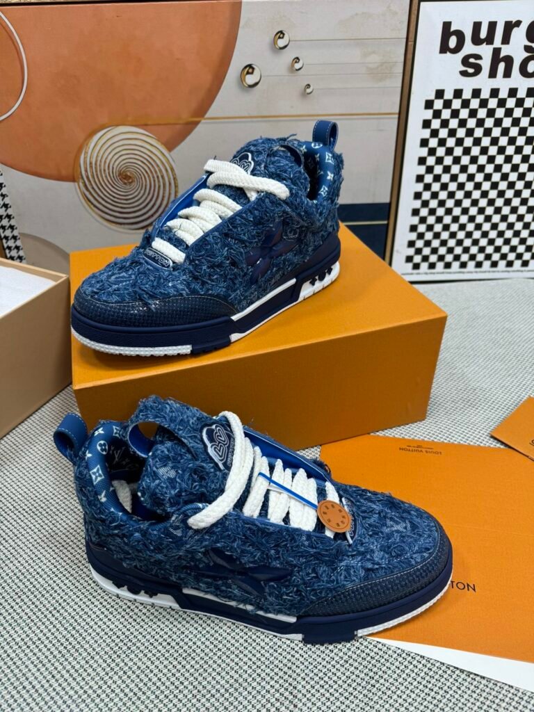 Louis Vuitton Unisex Chunky Sneakers detail 2