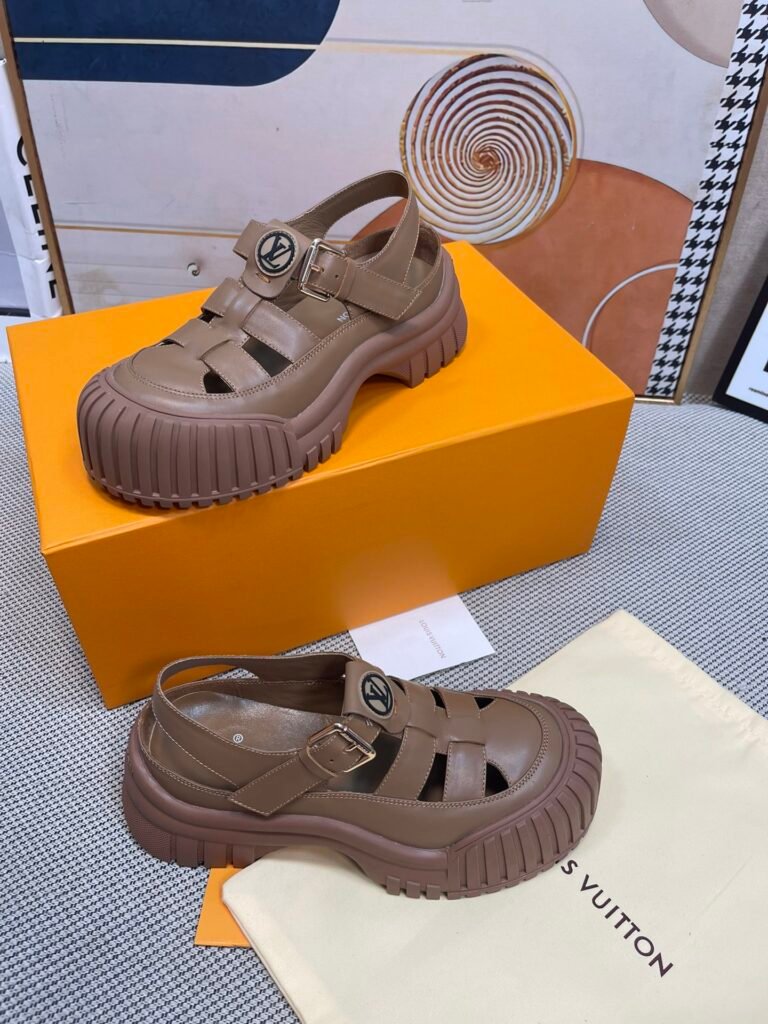 Louis Vuitton Unisex Sculpted-Sole Sneakers detail 2