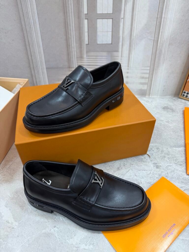 Louis Vuitton Men's Leather Dress Shoes detail image 2