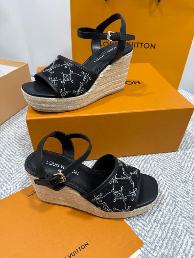 Louis Vuitton Unisex Platform Sneakers detail image 2