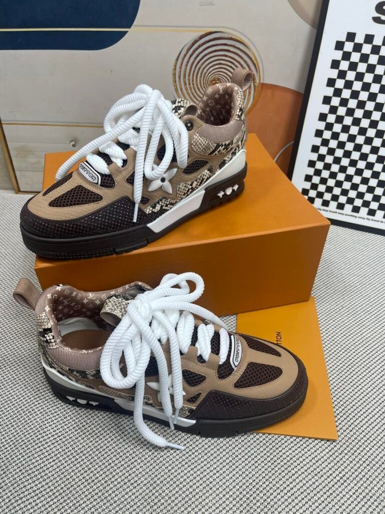 Louis Vuitton Unisex Chunky Sneakers detail 2