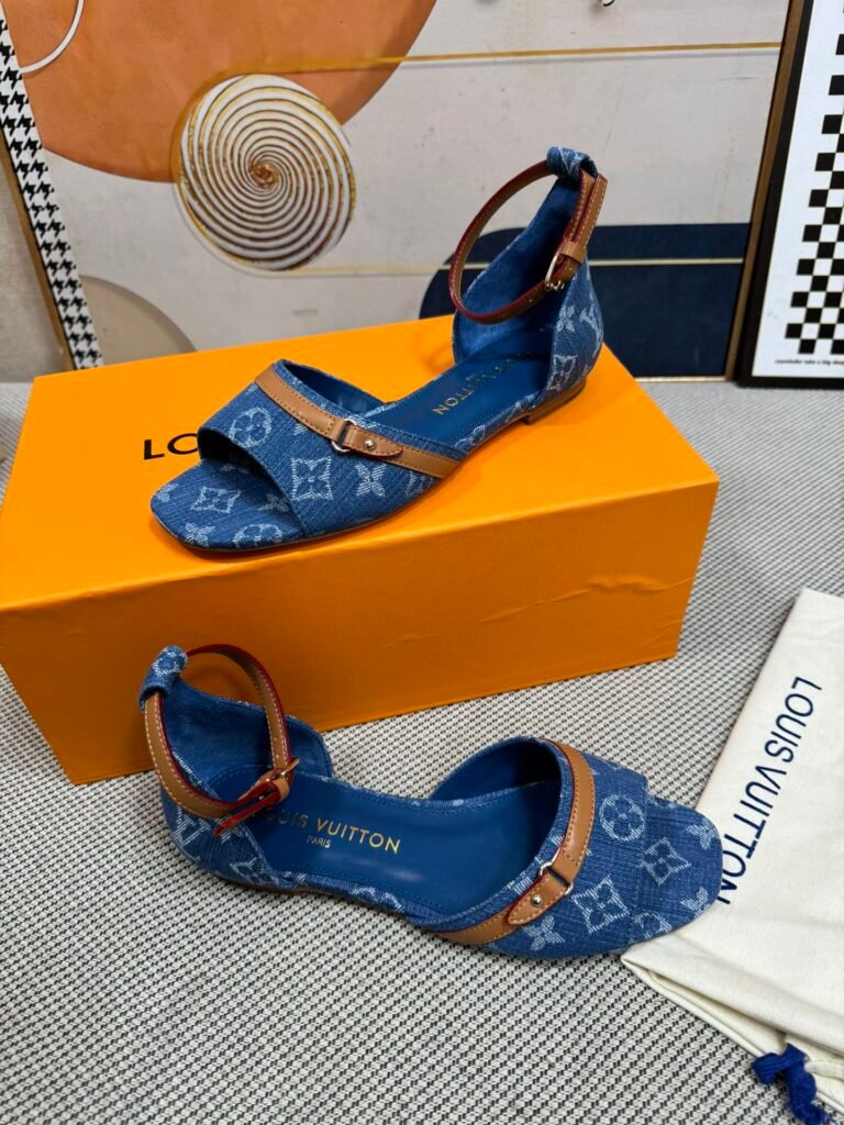 Louis Vuitton Unisex Slides detail image 2