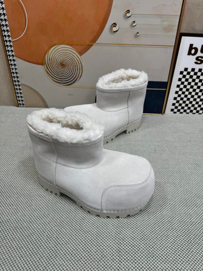 Balenciaga Unisex Snow Boots detail 2