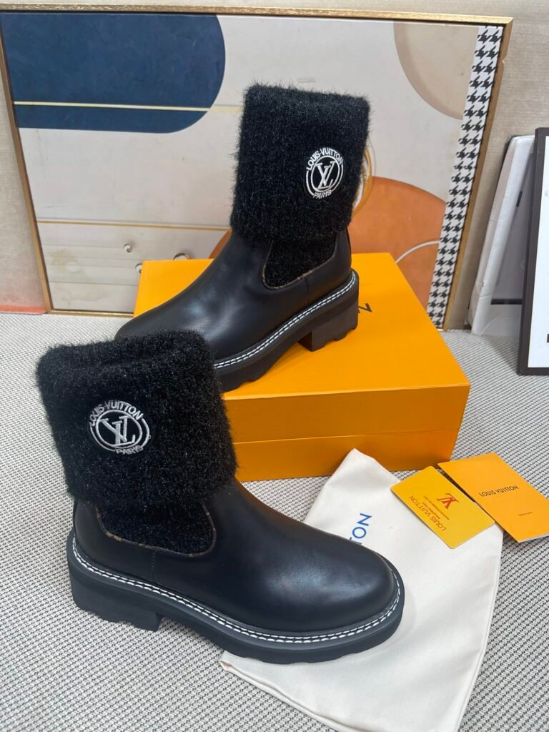 Louis Vuitton Unisex Chelsea Boots detail image 2