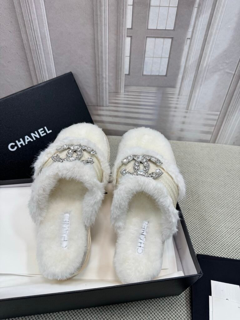 Chanel Unisex Slides detail 2