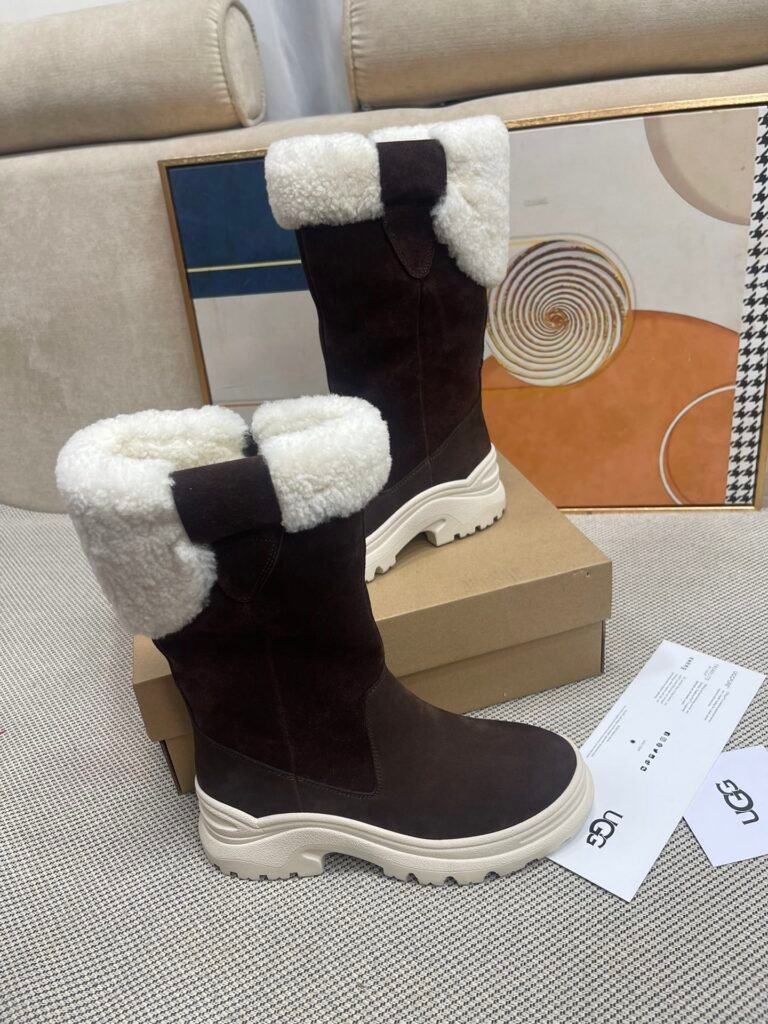 UGG Women's Snow Boots detail 2