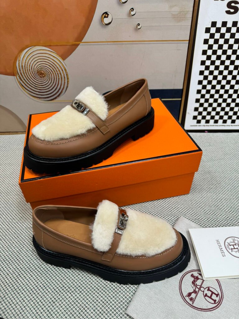 Hermès Unisex Loafers detail 2