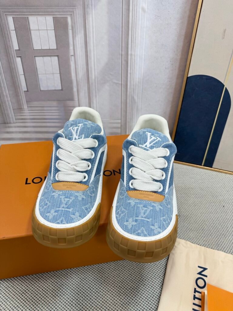 Gucci Unisex Athletic Sneakers detail 2