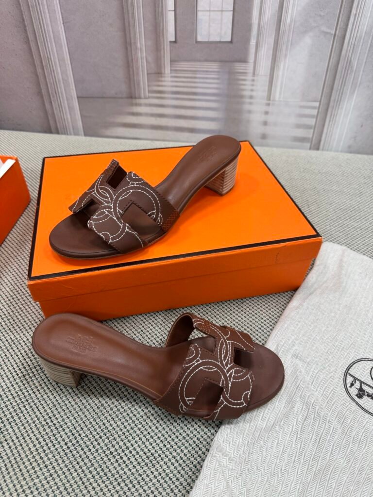 Hermès Unisex Slides detail 2