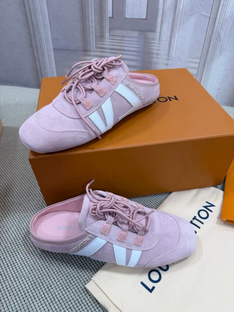 Gucci Women's Athletic Sneakers detail 2