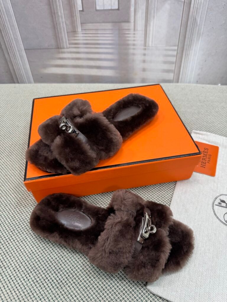 Hermès Unisex Slides detail 2