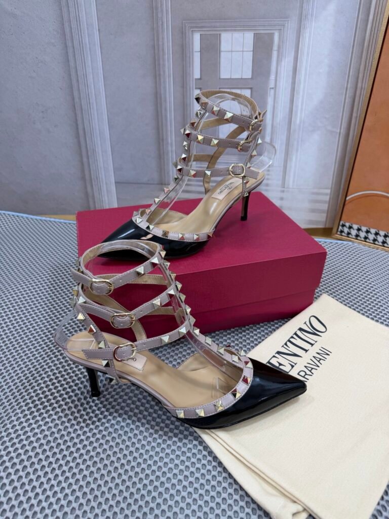 Valentino Garavani Unisex Sandals detail 2