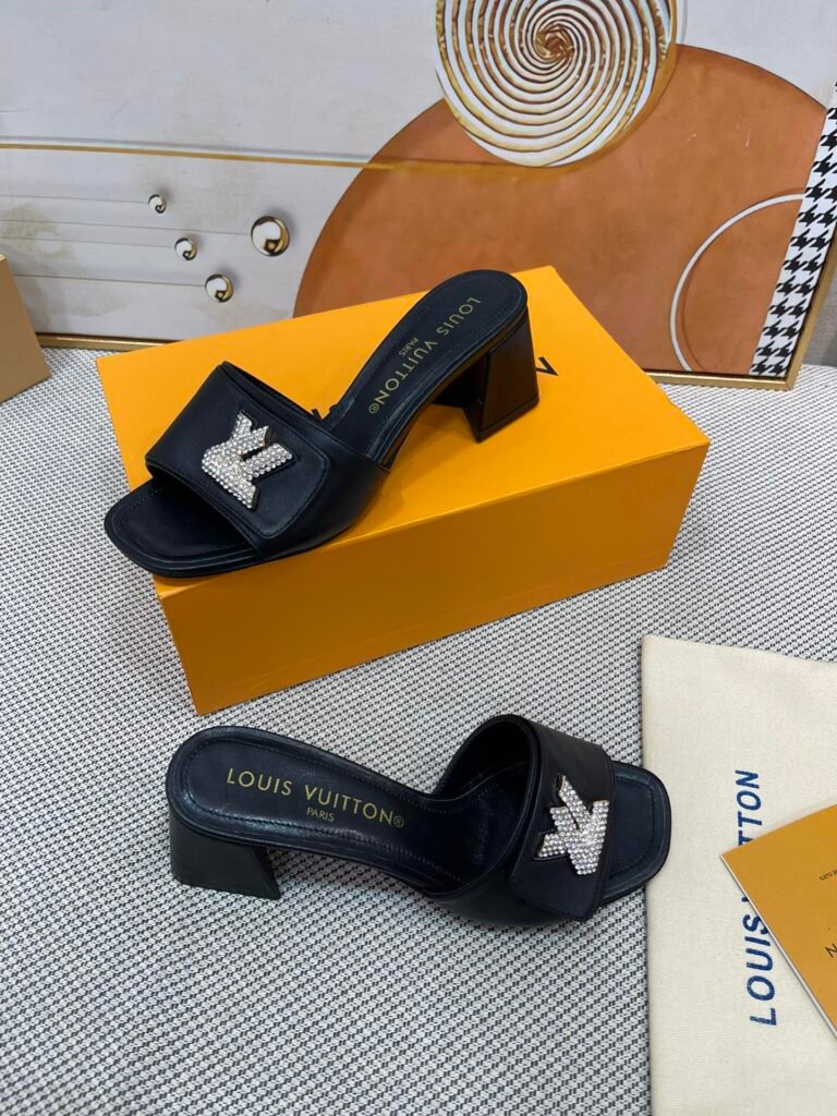 Louis Vuitton Unisex Sandals detail 2
