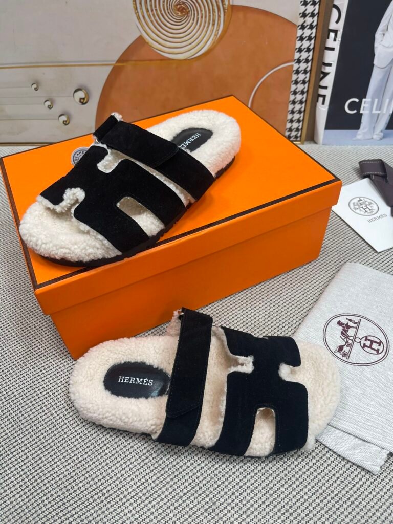 Hermès Unisex Shearling Shoes detail 2
