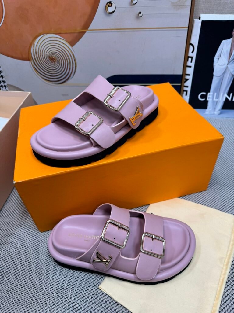 Louis Vuitton Unisex Slides detail image 2