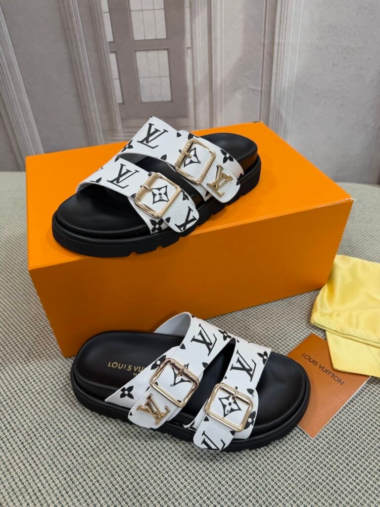 Louis Vuitton Unisex Slides detail 2