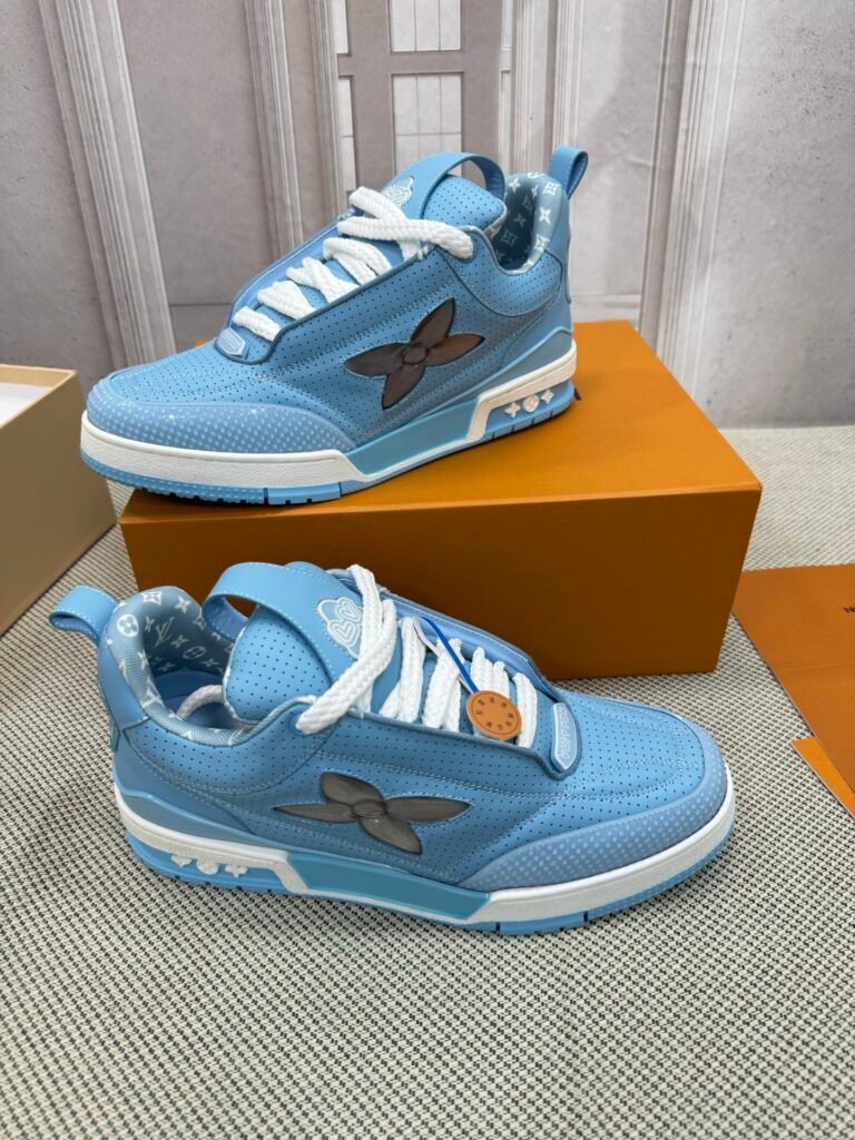 Louis Vuitton Unisex Chunky Sneakers detail 2