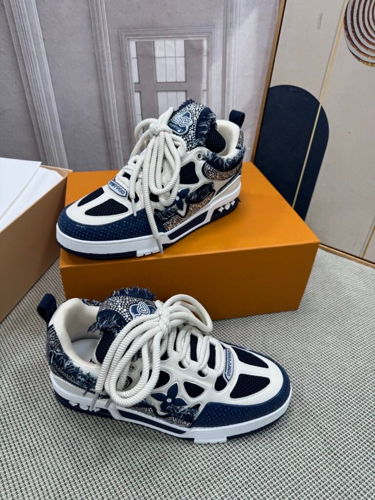 Louis Vuitton Unisex Chunky Sneakers detail 2