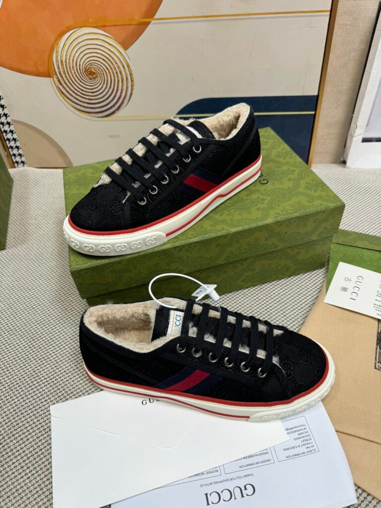 Gucci Unisex Loafers detail 2