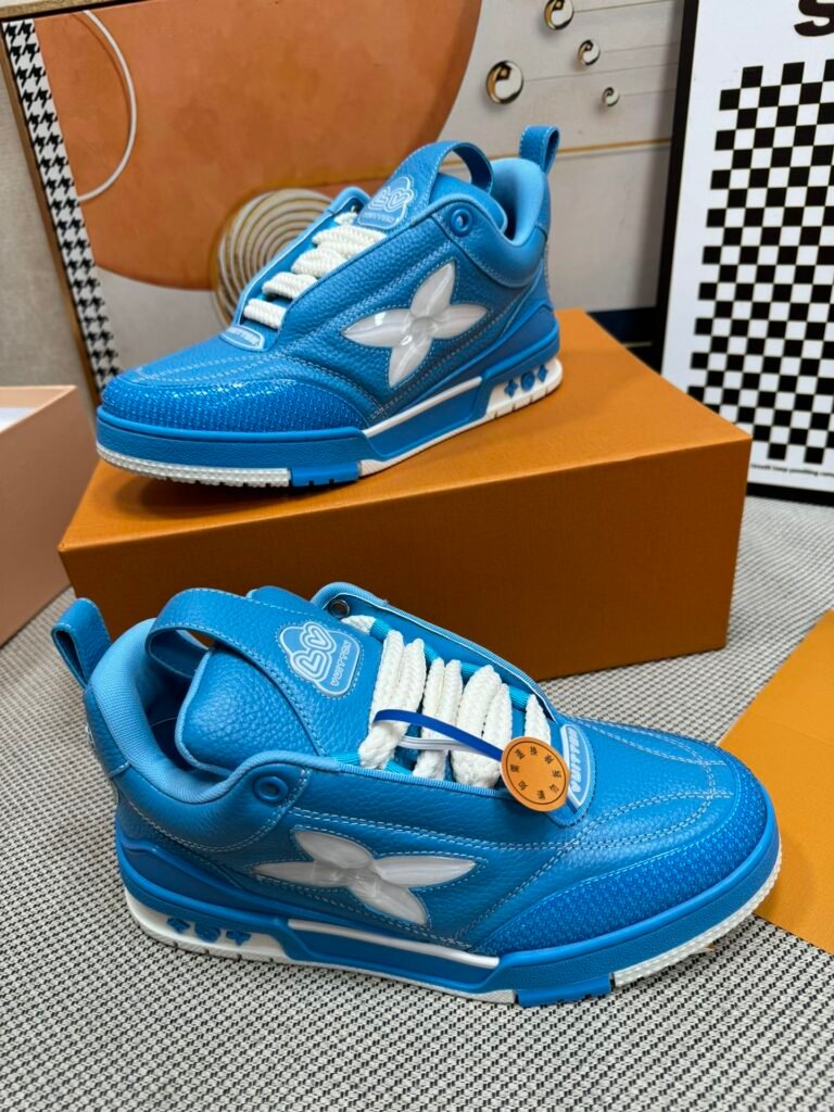 Louis Vuitton Unisex Chunky Sneakers detail 2