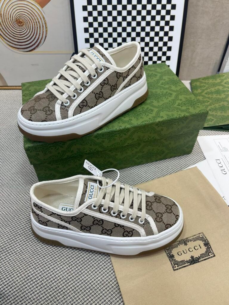 Gucci Unisex Loafers detail 2