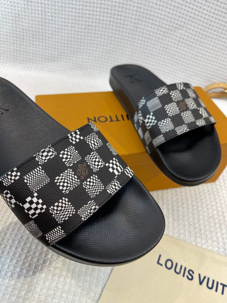 Louis Vuitton Unisex Slides detail image 2