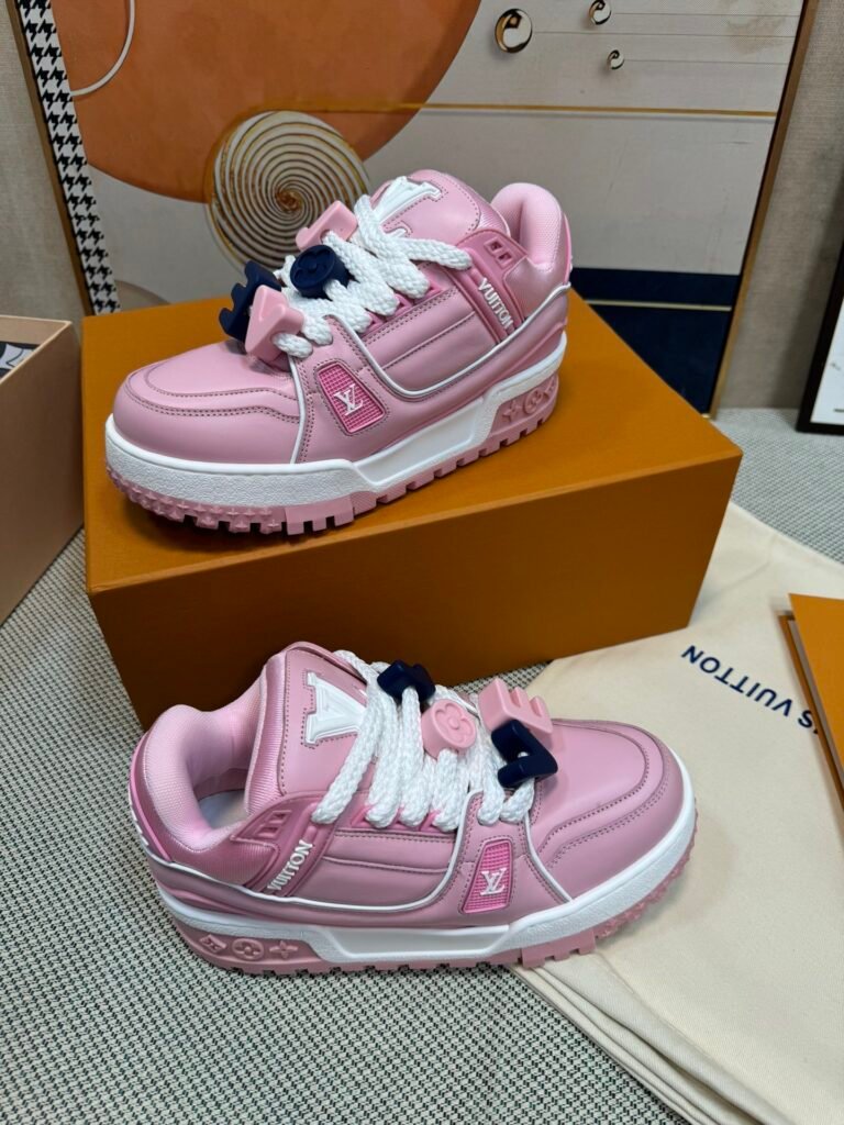 Louis Vuitton Unisex Chunky Sneakers detail 2