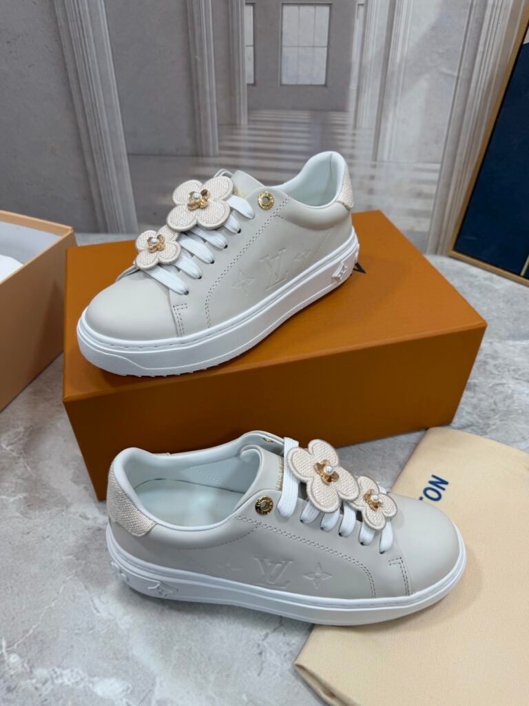 Louis Vuitton Women's White Low-Top Sneakers detail image 2